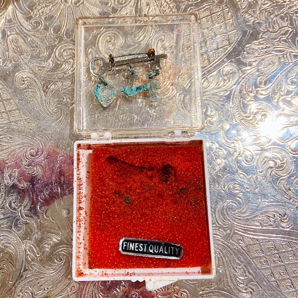 S8-BUNDLE ONLY-Vintage Silver-Tone Key, Heart, Anchor, Cross Pin/Brooch - Picture 3 of 5
